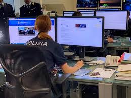 Torino, a 17 anni adescava bambini in rete. Intercettato dalla Polizia