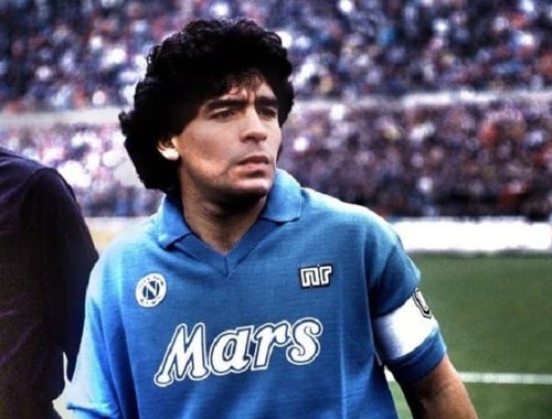 Diego Armando Maradona è morto. Crisi cardiaca a 60 anni