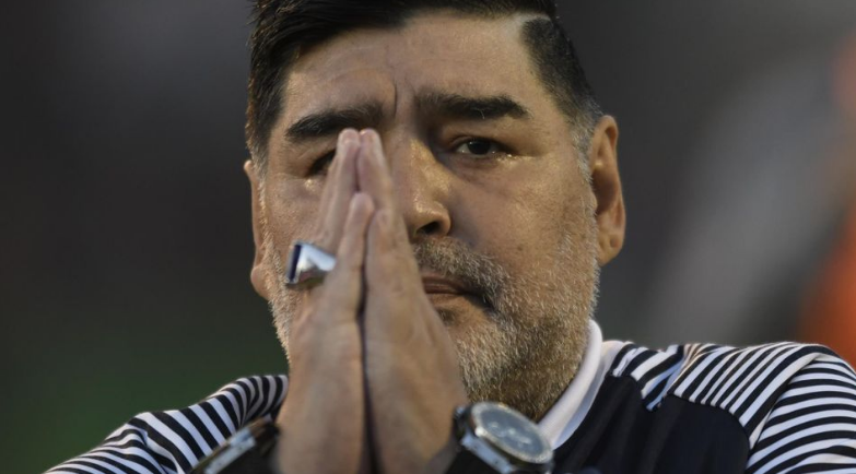 Maradona lasciato solo e senza assistenza per 12 ore. La denuncia del suo avvocato e cognato